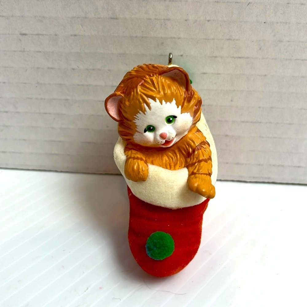 Vintage Hallmark kitten in stocking ornament
